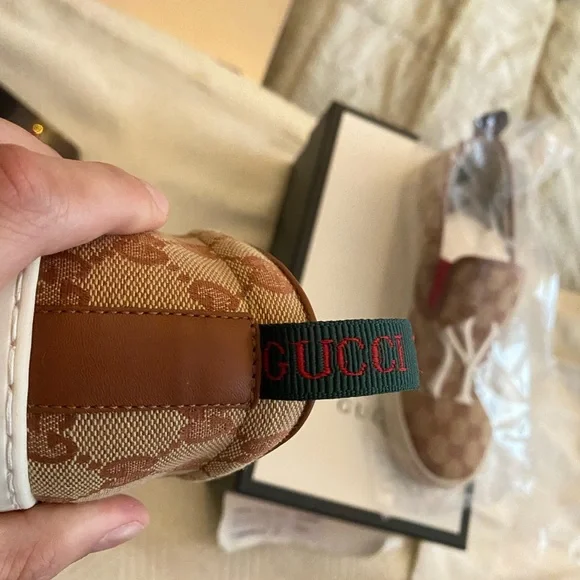 Gucci X MLB Collection Yankees Slip Ons - Picture 5 of 8